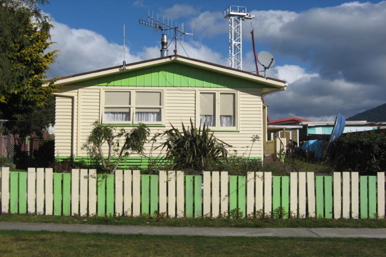 Photo of property in 16 Tamakui Grove, Turangi, 3334