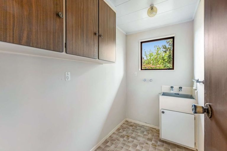 Photo of property in 114b Riversdale Drive, Merrilands, New Plymouth, 4312