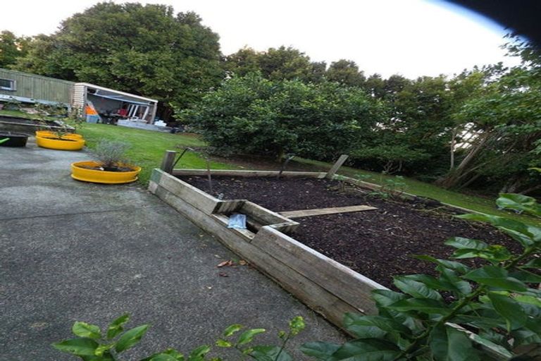 Photo of property in 225 Hanham Road, Kumeu, 0891
