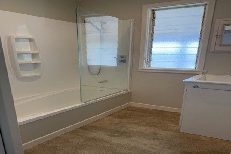 Photo of property in 2 Currey Crescent, Milford, Auckland, 0620