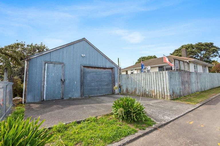 Photo of property in 126 Corinna Street, Waitangirua, Porirua, 5024