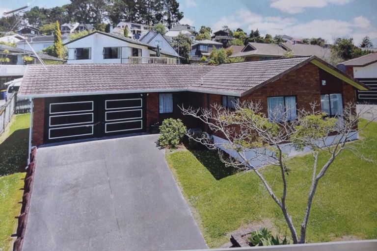 Photo of property in 10 Ronald Macken Place, Windsor Park, Auckland, 0632