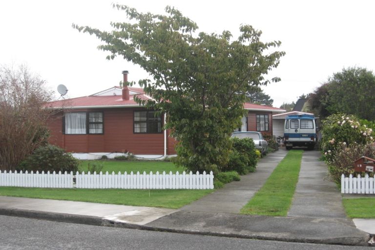 Photo of property in 12 Wedgewood Grove, Raumati Beach, Paraparaumu, 5032
