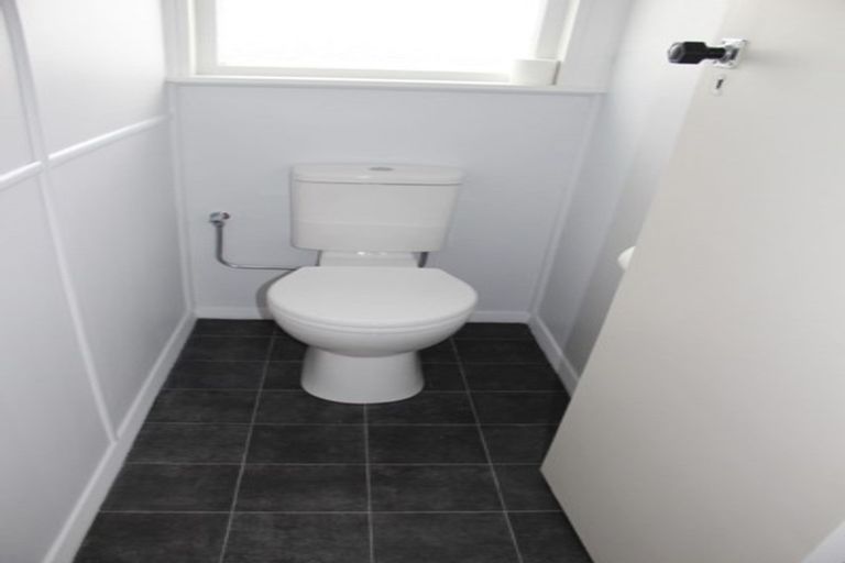 Photo of property in 11 Thames Street, Roslyn, Palmerston North, 4414