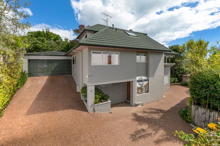 Photo of property in 1/30 Ronald Macken Place, Windsor Park, Auckland, 0632