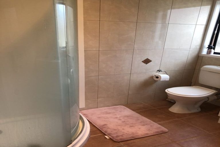 Photo of property in 73 Santiago Crescent, Unsworth Heights, Auckland, 0632