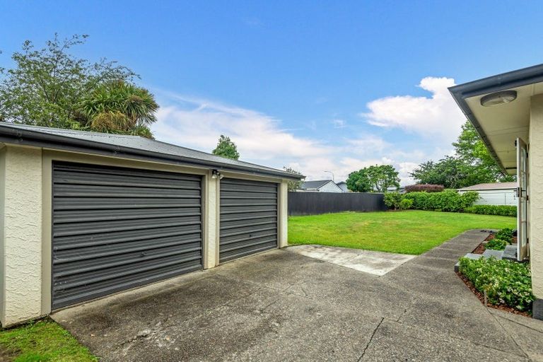 Photo of property in 11 Athlone Place, Hokowhitu, Palmerston North, 4410