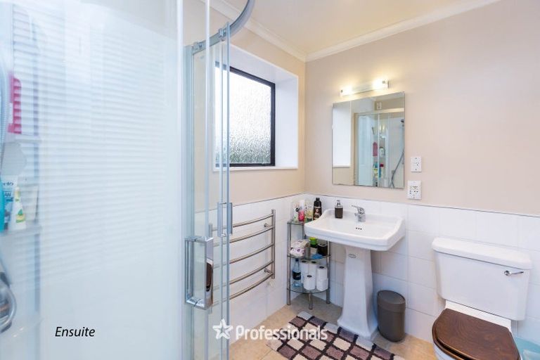 Photo of property in 1 Hobbit Lane, Pinehaven, Upper Hutt, 5371