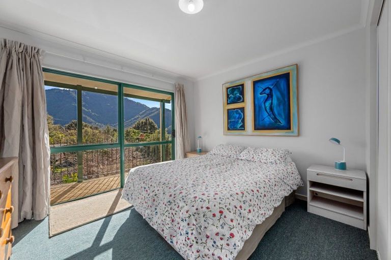 Photo of property in 826 Queen Charlotte Drive, Havelock, Picton, 7281