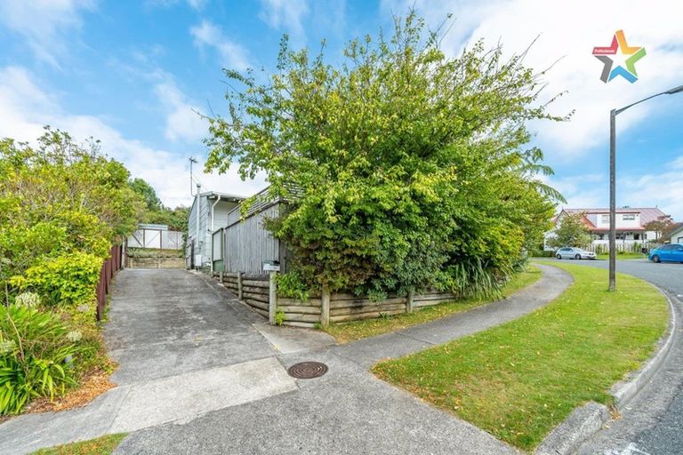 Photo of property in 34 Fenchurch Grove, Stokes Valley, Lower Hutt, 5019