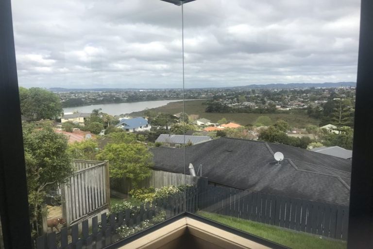 Photo of property in 123 Luckens Road, West Harbour, Auckland, 0618