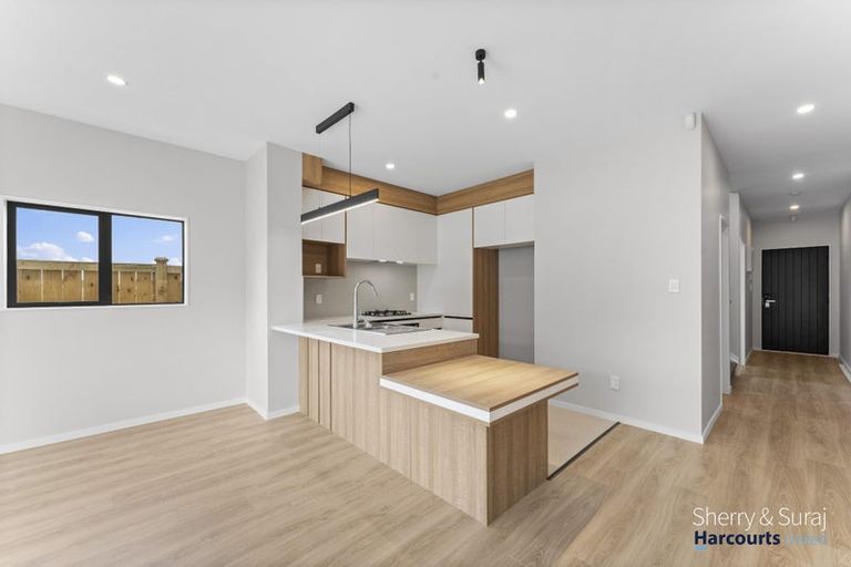 Photo of property in 39a Hari Road, Karaka, 2113