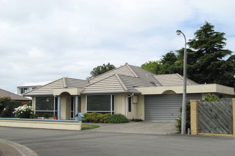 Photo of property in 73 Toorak Avenue, Avonhead, Christchurch, 8042