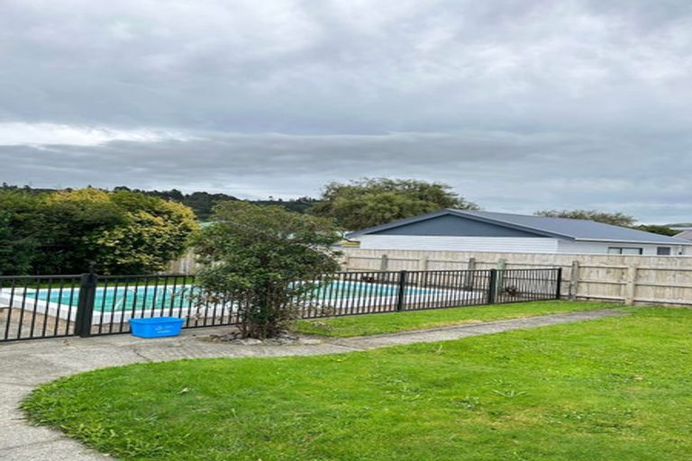 Photo of property in 320 Stokes Valley Road, Stokes Valley, Lower Hutt, 5019