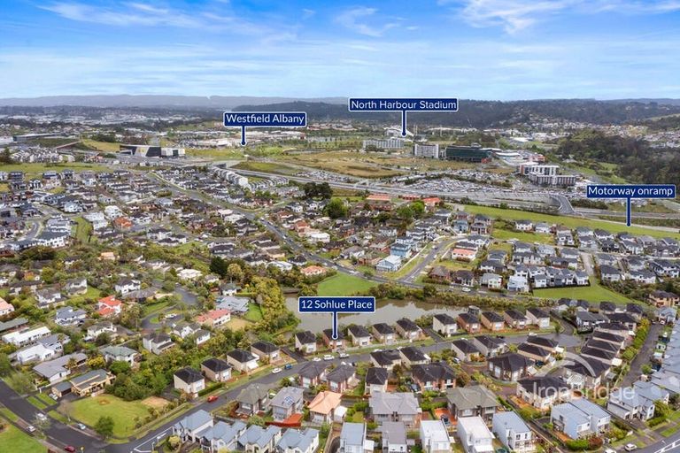 Photo of property in 12 Sohlue Place, Oteha, Auckland, 0632