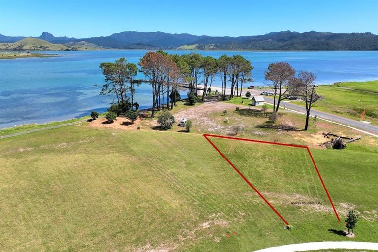 Photo of property in 6 Taniwha Place, Matarangi, 3592