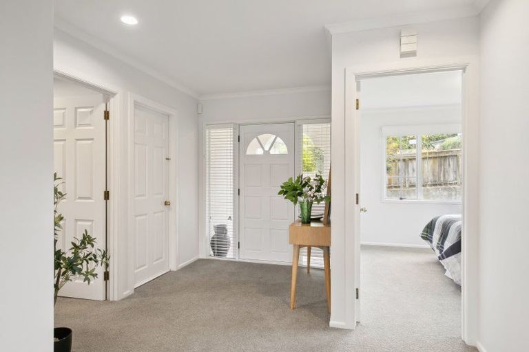 Photo of property in 116 Woodman Drive, Tawa, Wellington, 5028