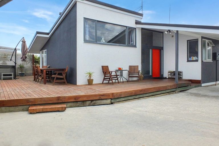 Photo of property in 22 Hennessy Street East, Foxton Beach, Foxton, 4815