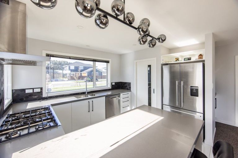 Photo of property in 47 Atlantic Drive, Fitzherbert, Palmerston North, 4410