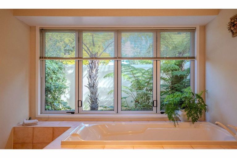 Photo of property in 105 Kemp Road, Kerikeri, 0230