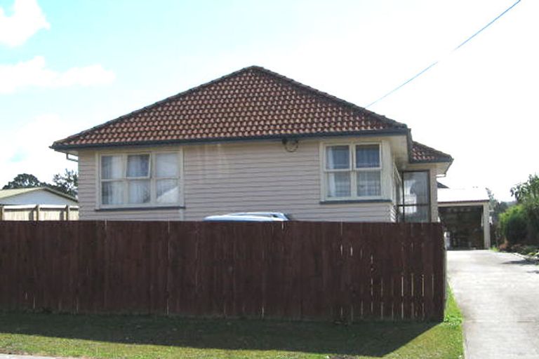 Photo of property in 31 Barrys Road, Glendene, Auckland, 0602