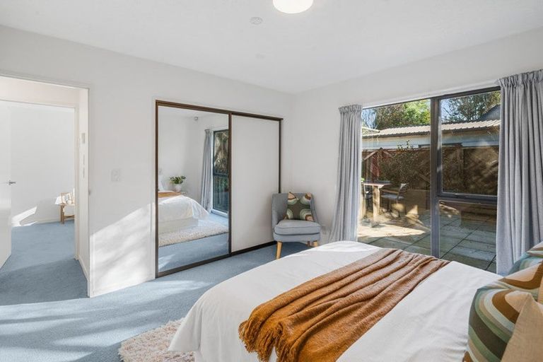 Photo of property in 2/2 Wakelin Place, Redwood, Christchurch, 8051