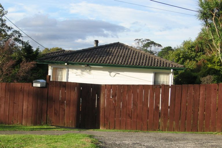 Photo of property in 20 Parrs Cross Road, Henderson, Auckland, 0612