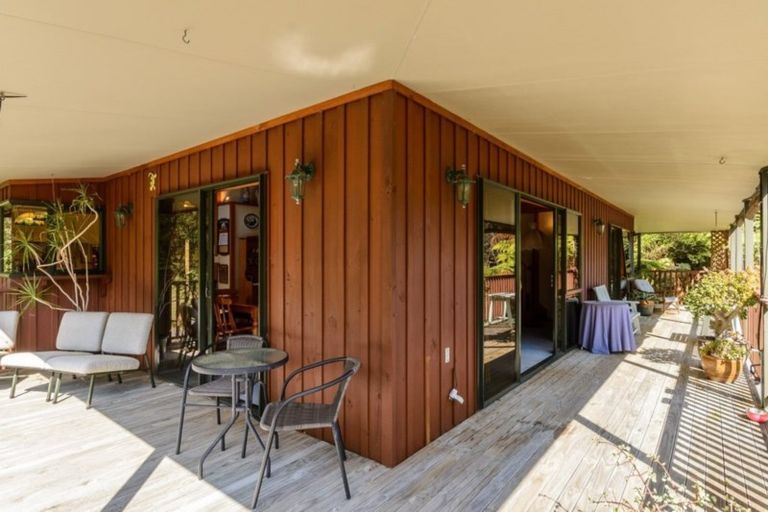 Photo of property in 11 Amelia Crescent, Waikawa, Picton, 7220