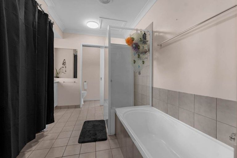 Photo of property in 188a Henderson Valley Road, Henderson, Auckland, 0612