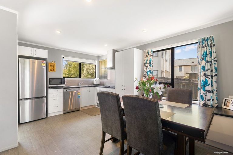 Photo of property in 4 Ririno Place, Manurewa, Auckland, 2102