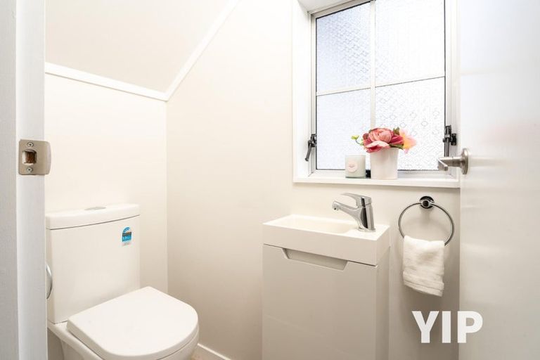 Photo of property in 35 Old Coach Road, Johnsonville, Wellington, 6037