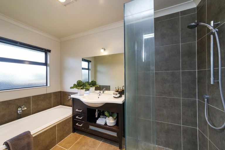 Photo of property in 5 Boronia Court, Milson, Palmerston North, 4414