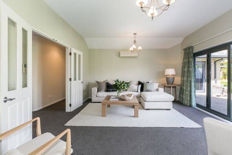 Photo of property in 24 Fairview Place, Havelock North, 4130