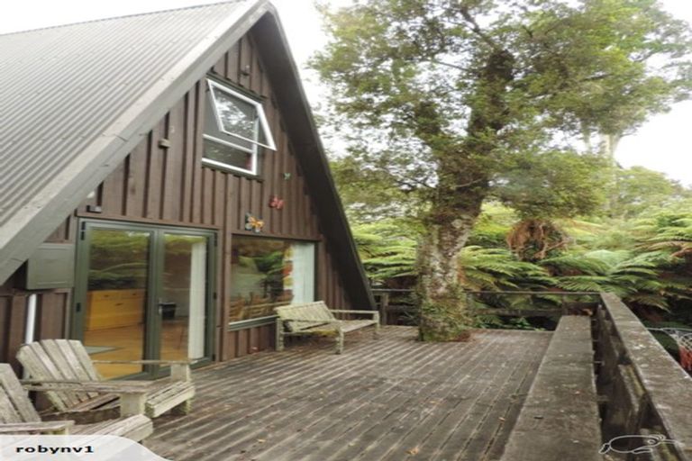 Photo of property in 45 Lake View Terrace, Moana, 7875