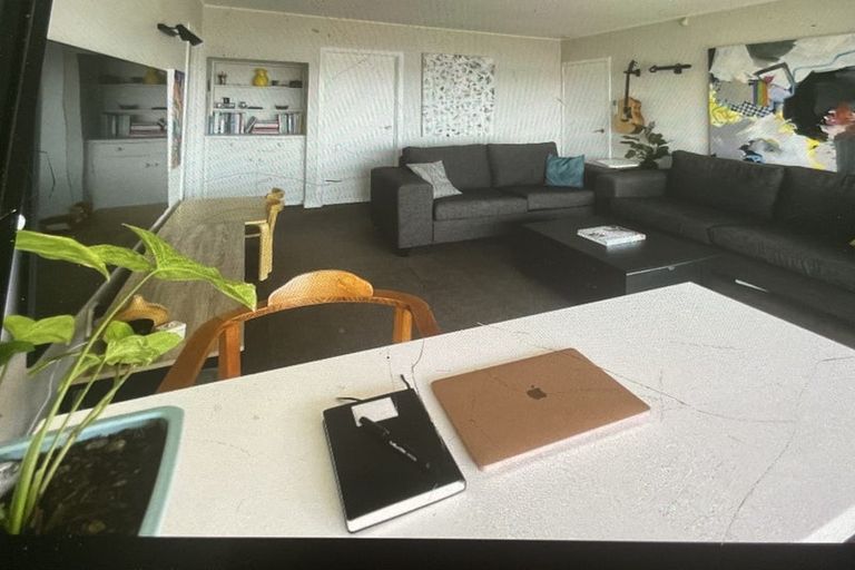 Photo of property in 1/29 Pupuke Road, Takapuna, Auckland, 0622