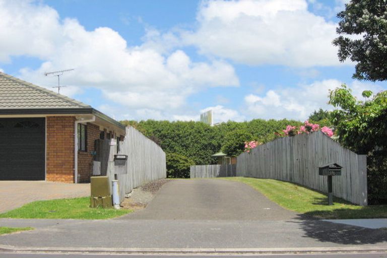 Photo of property in 16 Longford Park Drive, Takanini, 2112