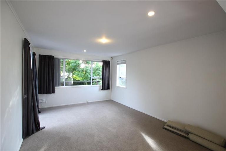 Photo of property in 6 Rondorlyn Place, Manurewa, Auckland, 2102