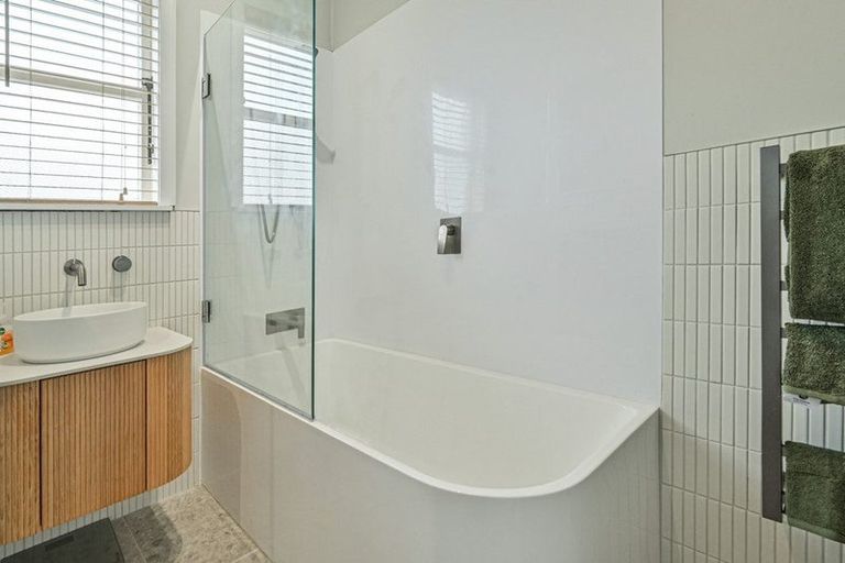 Photo of property in 1 Lowry Terrace, Marewa, Napier, 4110