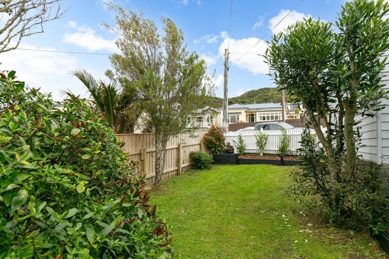 Photo of property in 47 Eden Street, Island Bay, Wellington, 6023