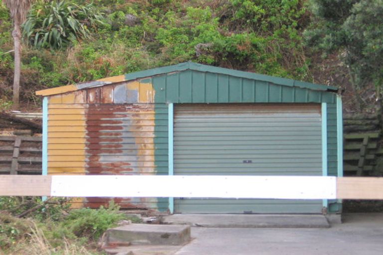 Photo of property in 176 Owhiro Bay Parade, Owhiro Bay, Wellington, 6023
