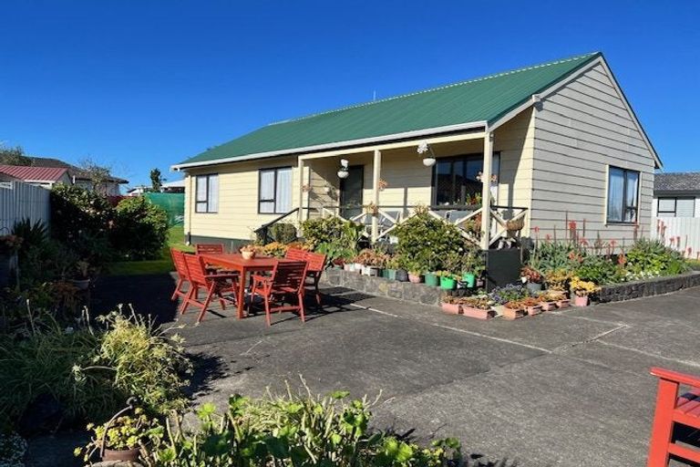 Photo of property in 6 Jodie Place, Flat Bush, Auckland, 2023