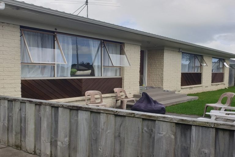 Photo of property in 19 Sandspit Road, Waiuku, 2123