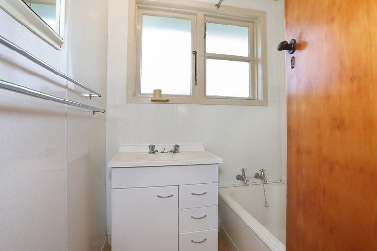 Photo of property in 14 Ward Street, Bulls, 4818