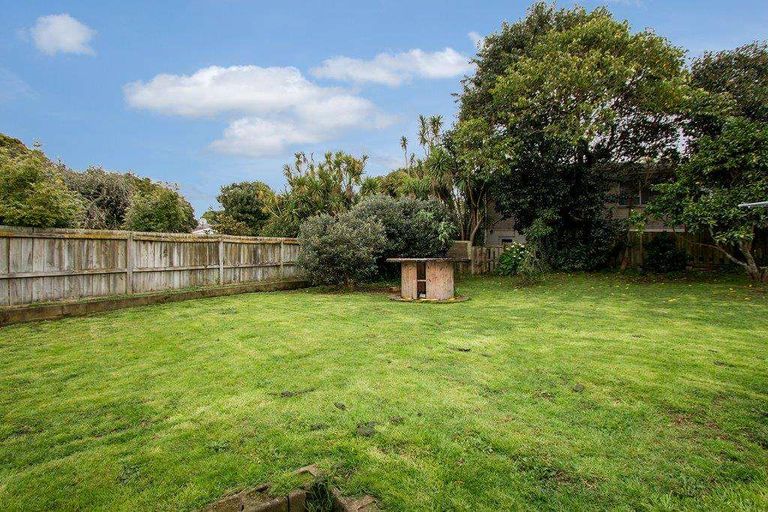 Photo of property in 15 Surrey Street, Manurewa, Auckland, 2102