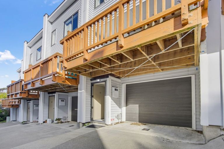 Photo of property in 11 Gordon Place, Newtown, Wellington, 6021