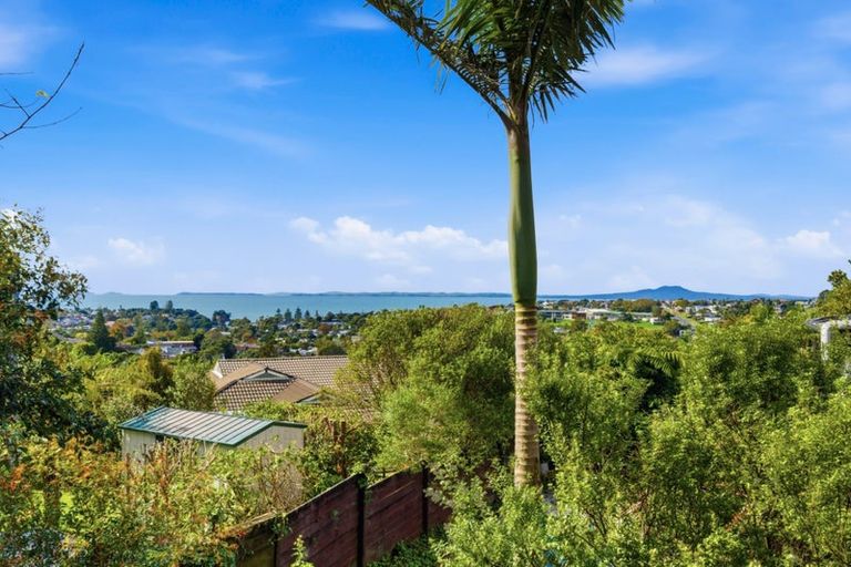 Photo of property in 2 Geoffrey Road, Torbay, Auckland, 0630
