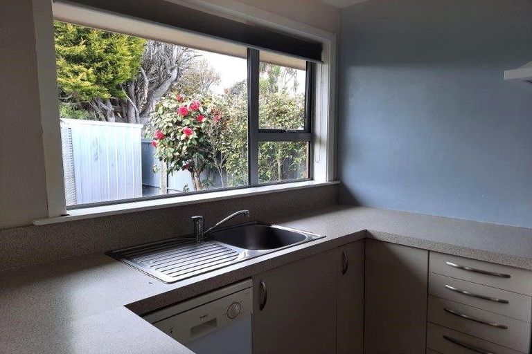 Photo of property in 2/38 Delaware Crescent, Russley, Christchurch, 8042