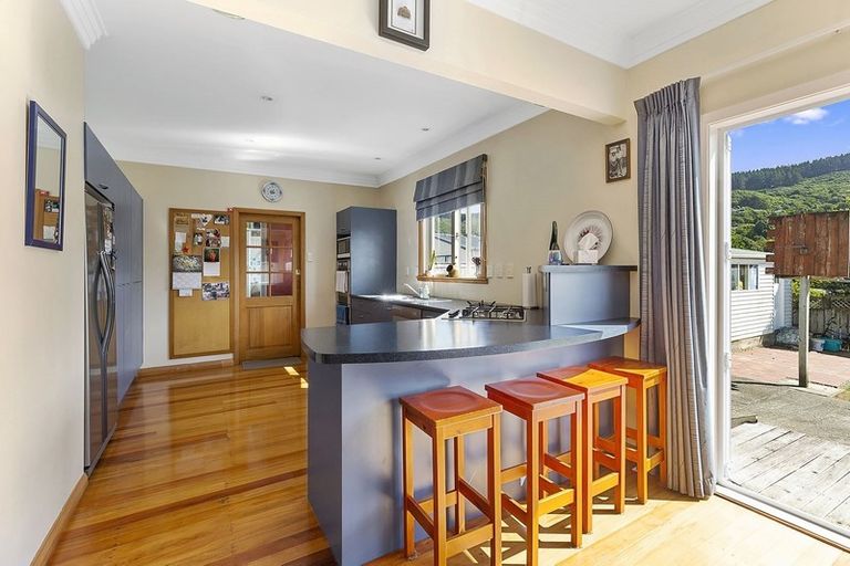 Photo of property in 8 Ngatitoa Street, Tawa, Wellington, 5028