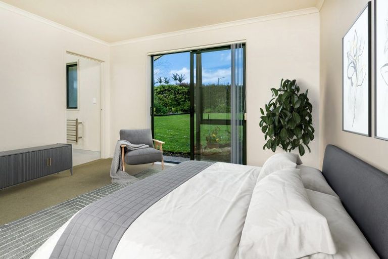 Photo of property in 100 Greenhithe Road, Greenhithe, Auckland, 0632