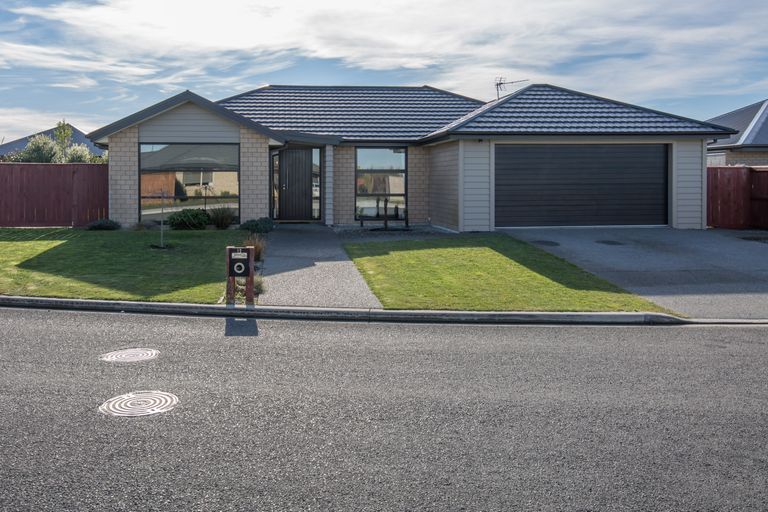 Photo of property in 12 Mulberry Street, Rangiora, 7400